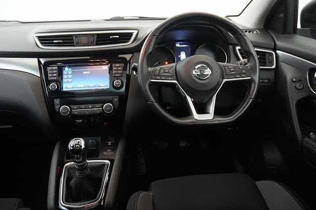 Nissan Qashqai 1.3 DIG-T 140 N-Connecta with Glass Roof + Sat Nav and 360 View Cameras