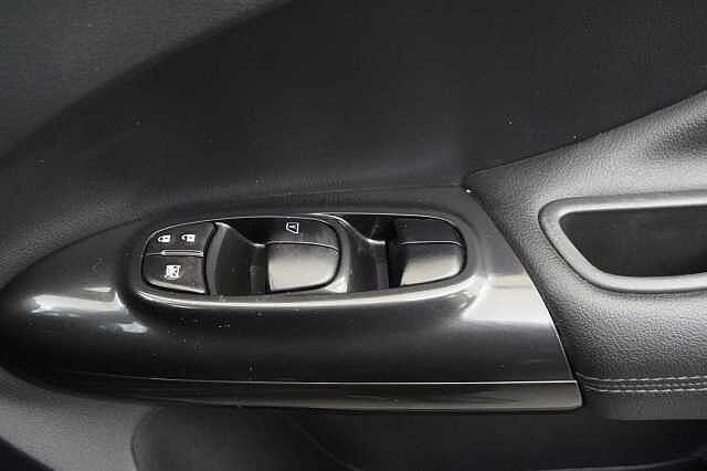Nissan Juke 1.6 112 BOSE Personal Edition with Nav and Rear Camera + Black Style Pack