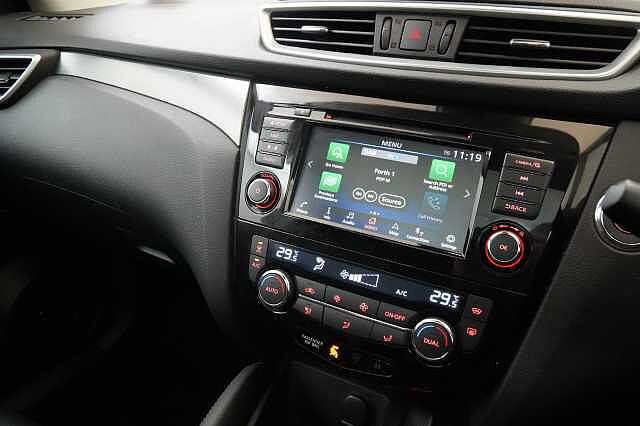 Nissan Qashqai 1.3 DIG-T 160 Tekna with BOSE Audio and Drive Assist Technology