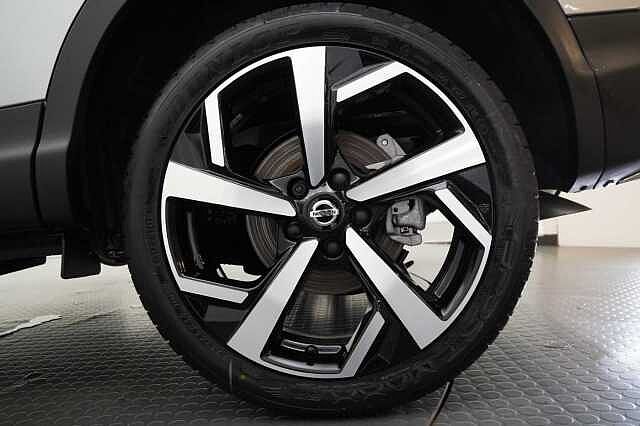 Nissan Qashqai 1.3 DIG-T 160 Tekna with BOSE Audio and Drive Assist Technology