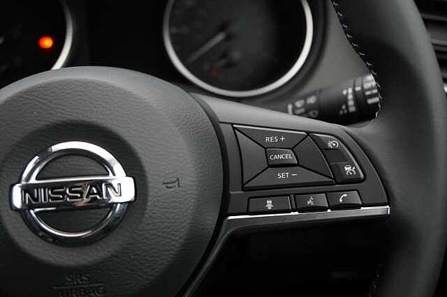Nissan Qashqai 1.3 DIG-T 160 Tekna with BOSE Audio and Drive Assist Technology
