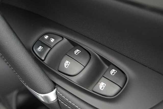 Nissan Qashqai 1.3 DIG-T 160 Tekna with BOSE Audio and Drive Assist Technology