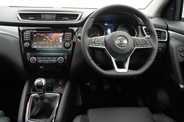 Nissan Qashqai 1.3 DIG-T 160 Tekna with BOSE Audio and Drive Assist Technology