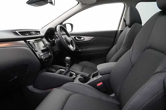 Nissan Qashqai 1.3 DIG-T 160 Tekna with BOSE Audio and Drive Assist Technology