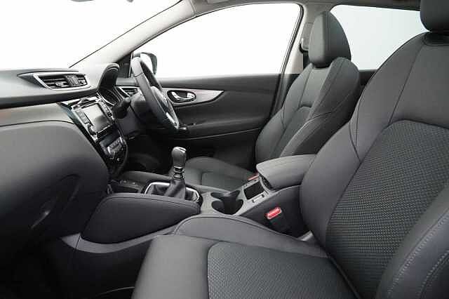 Nissan Qashqai 1.3 DIG-T 160 Tekna with BOSE Audio and Drive Assist Technology