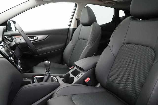 Nissan Qashqai 1.3 DIG-T 160 Tekna with BOSE Audio and Drive Assist Technology