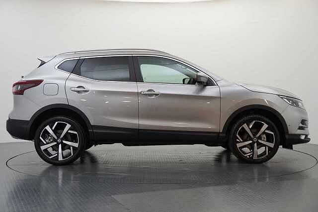 Nissan Qashqai 1.3 DIG-T 160 Tekna with BOSE Audio and Drive Assist Technology