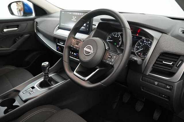 Nissan Qashqai 1.3 DIG-T MH 140 Acenta Premium with Rear View Camera