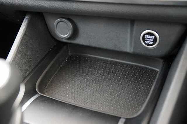 Nissan Qashqai 1.3 DIG-T MH 140 Acenta Premium with Rear View Camera