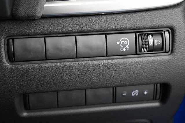 Nissan Qashqai 1.3 DIG-T MH 140 Acenta Premium with Rear View Camera