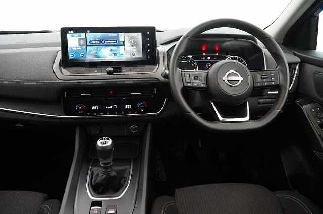 Nissan Qashqai 1.3 DIG-T MH 140 Acenta Premium with Rear View Camera