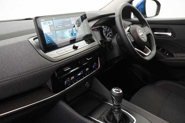 Nissan Qashqai 1.3 DIG-T MH 140 Acenta Premium with Rear View Camera