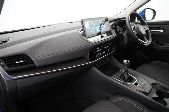 Nissan Qashqai 1.3 DIG-T MH 140 Acenta Premium with Rear View Camera