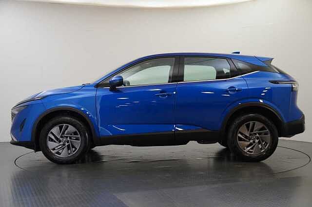 Nissan Qashqai 1.3 DIG-T MH 140 Acenta Premium with Rear View Camera