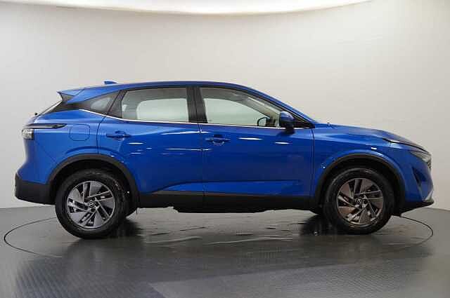 Nissan Qashqai 1.3 DIG-T MH 140 Acenta Premium with Rear View Camera