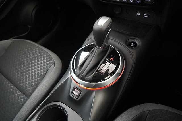 Nissan Juke 1.0 DIG-T 114 N-Connecta DCT Auto with Sat Nav and Rear View Camera