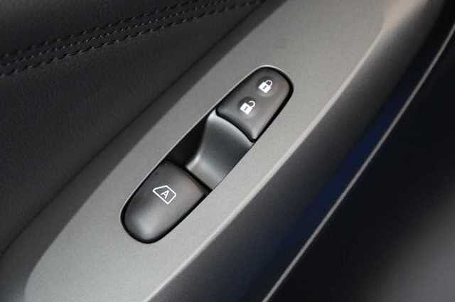 Nissan Juke 1.0 DIG-T 114 N-Connecta DCT Auto with Sat Nav and Rear View Camera