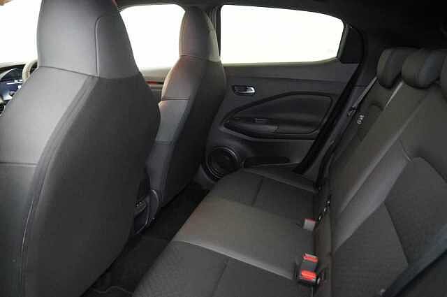 Nissan Juke 1.0 DIG-T 114 N-Connecta DCT Auto with Sat Nav and Rear View Camera