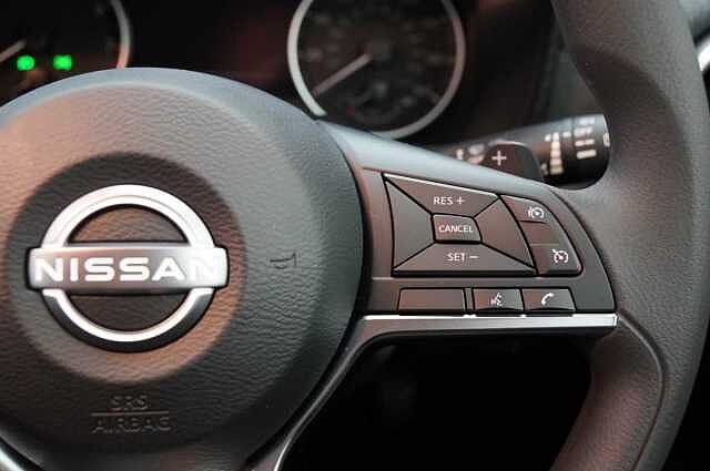 Nissan Juke 1.0 DIG-T 114 Acenta Premium DCT Auto with Sat Nav and Rear View Camera