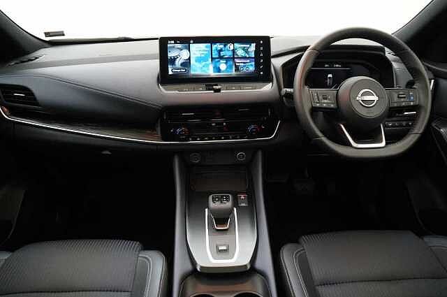 Nissan Qashqai 1.3 DIG-T MH 158 Tekna X-Tronic Auto with Glass Roof and Pro Pilot Assist