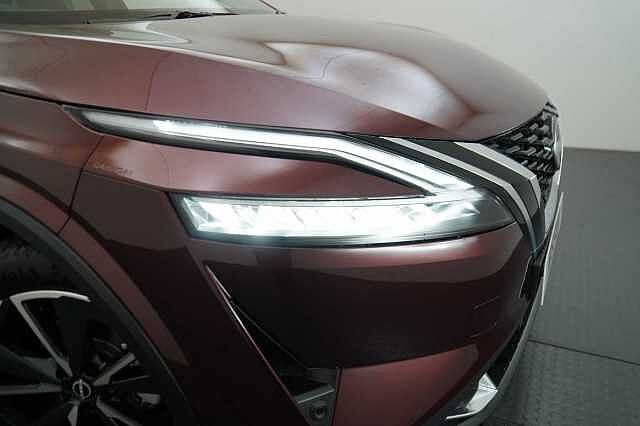 Nissan Qashqai 1.3 DIG-T MH 158 Tekna X-Tronic Auto with Glass Roof and Pro Pilot Assist