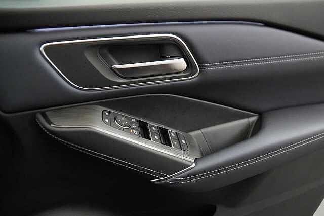 Nissan Qashqai 1.3 DIG-T MH 158 Tekna X-Tronic Auto with Glass Roof and Pro Pilot Assist