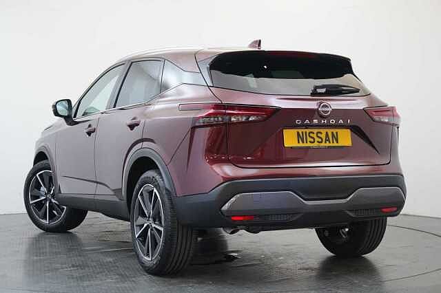 Nissan Qashqai 1.3 DIG-T MH 158 Tekna X-Tronic Auto with Glass Roof and Pro Pilot Assist