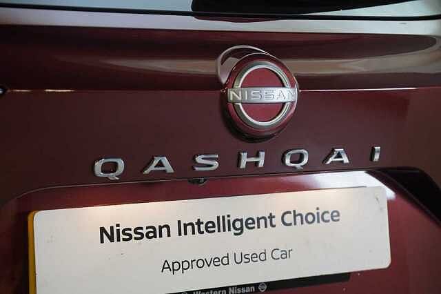 Nissan Qashqai 1.3 DIG-T MH 158 Tekna X-Tronic Auto with Glass Roof and Pro Pilot Assist