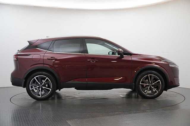 Nissan Qashqai 1.3 DIG-T MH 158 Tekna X-Tronic Auto with Glass Roof and Pro Pilot Assist