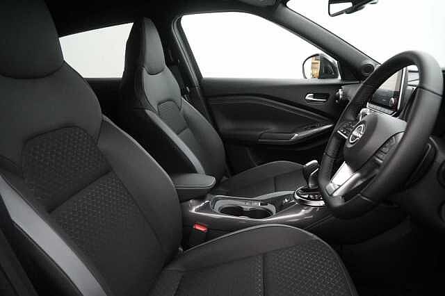 Nissan Juke 1.0 DIG-T 114 N-Connecta DCT Auto with Sat Nav and Rear View Camera