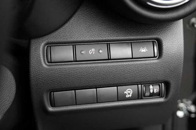 Nissan Juke 1.0 DIG-T 114 N-Connecta DCT Auto with Sat Nav and Rear View Camera