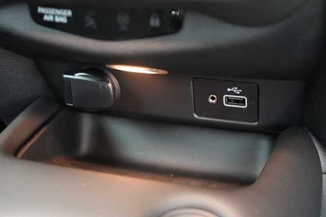 Nissan Juke 1.0 DIG-T 114 N-Connecta DCT Auto with Sat Nav and Rear View Camera