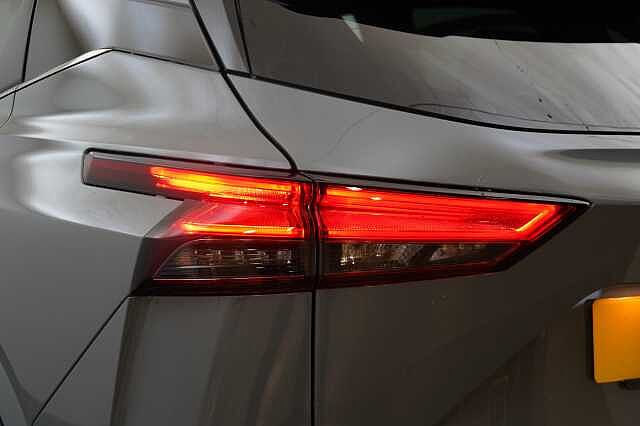 Nissan Qashqai 1.3 DIG-T MH 140 Tekna with Drive Assist Technology and Glass Roof