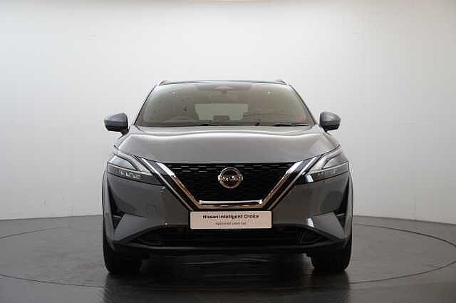 Nissan Qashqai 1.3 DIG-T MH 140 Tekna with Drive Assist Technology and Glass Roof