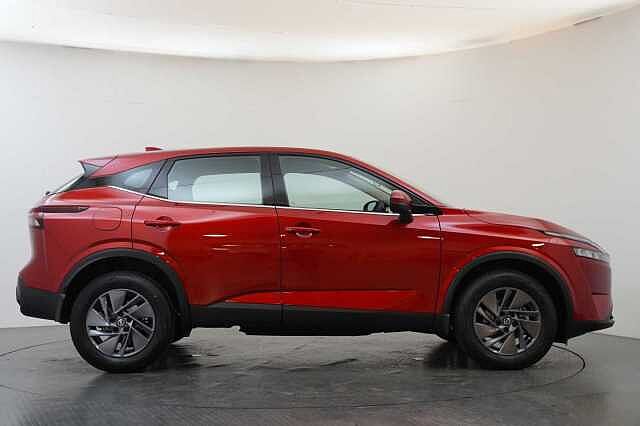 Nissan Qashqai 1.3 DIG-T MH 140 Acenta Premium with Rear View Camera and Intelligent Key