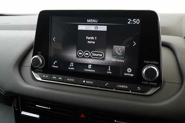 Nissan Qashqai 1.3 DIG-T MH 140 Acenta Premium with Rear View Camera and Intelligent Key