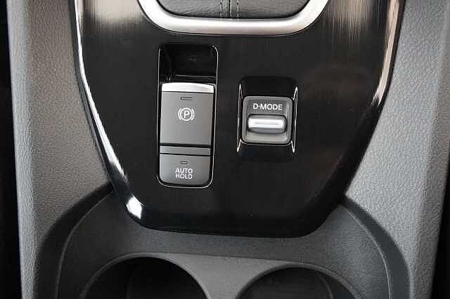 Nissan Qashqai 1.3 DIG-T MH 140 Acenta Premium with Rear View Camera and Intelligent Key