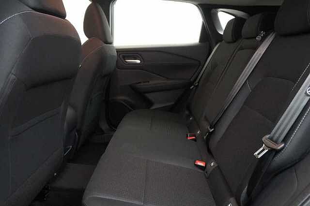 Nissan Qashqai 1.3 DIG-T MH 140 Acenta Premium with Rear View Camera and Intelligent Key