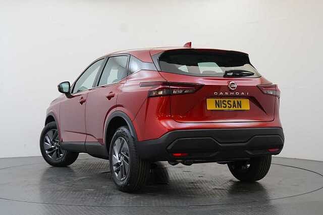 Nissan Qashqai 1.3 DIG-T MH 140 Acenta Premium with Rear View Camera and Intelligent Key