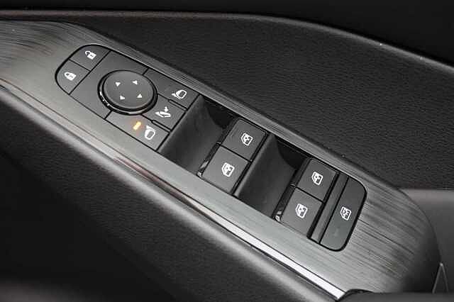 Nissan Qashqai 1.3 DIG-T MH 140 Acenta Premium with Rear View Camera and Intelligent Key