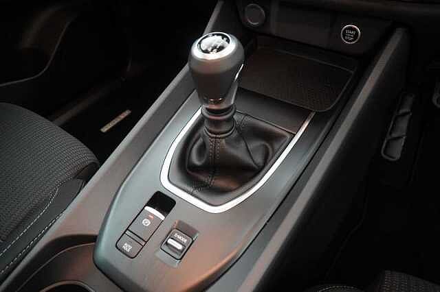 Nissan Qashqai 1.3 DIG-T MH 140 Acenta Premium with Rear View Camera and Intelligent Key