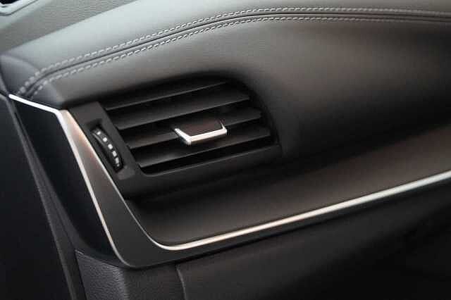 Nissan Qashqai 1.3 DIG-T MH 140 Acenta Premium with Rear View Camera and Intelligent Key