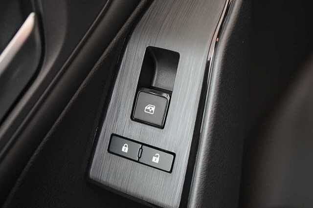 Nissan Qashqai 1.3 DIG-T MH 140 Acenta Premium with Rear View Camera and Intelligent Key