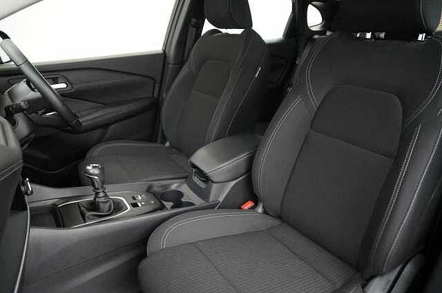 Nissan Qashqai 1.3 DIG-T MH 140 Acenta Premium with Rear View Camera and Intelligent Key