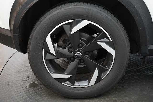 Nissan Juke 1.0 DIG-T 114 Tekna with BOSE Audio and Drive Assist Technology