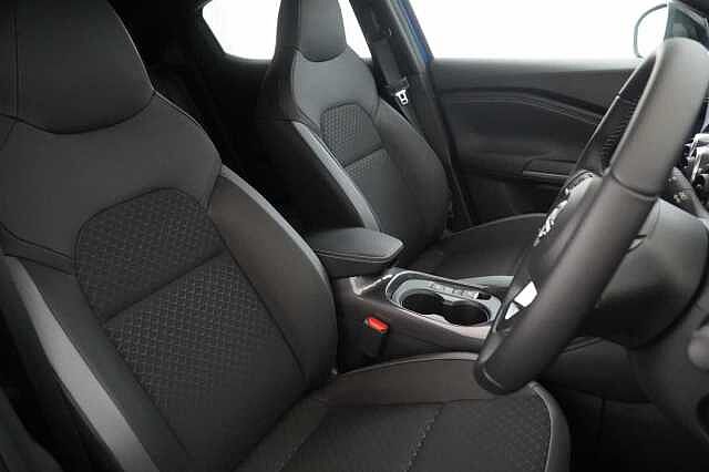 Nissan Juke 1.6 143 HEV Hybrid N-Connecta Auto with Sat Nav and Rear View Camera