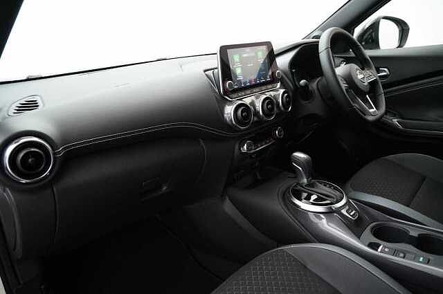 Nissan Juke 1.6 143 HEV Hybrid N-Connecta Auto with Sat Nav and Rear View Camera