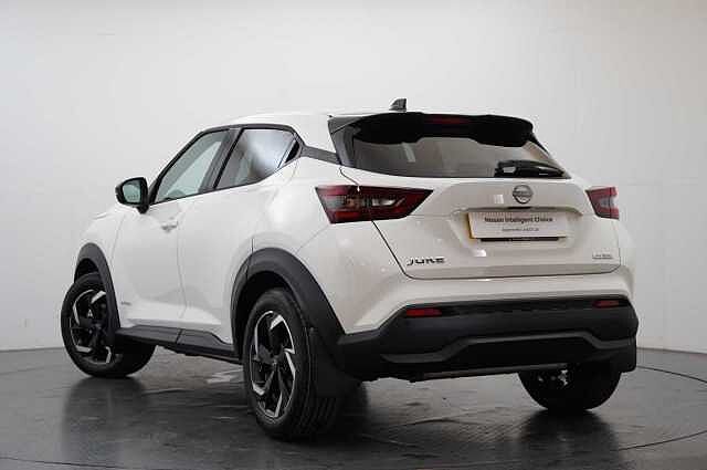 Nissan Juke 1.6 143 HEV Hybrid N-Connecta Auto with Sat Nav and Rear View Camera