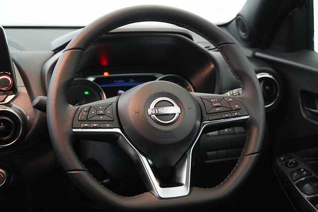 Nissan Juke 1.6 143 HEV Hybrid N-Connecta Auto with Sat Nav and Rear View Camera