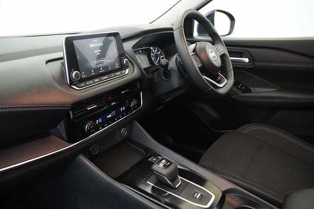 Nissan Qashqai 1.3 DIG-T MH 158 Acenta Premium X-Tronic Auto with Rear View Camera